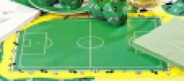 Tischset 43x30 mm, Fußballplatz-Motiv